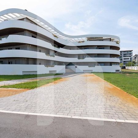 Homiday - Waterfront Монтезільвано Екстер'єр фото
